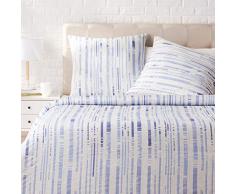 AmazonBasics - Juego de ropa de cama con funda de edredón, de satén, 200 x 200 cm / 65 x 65 cm x 2, Azul a rayas texturizado