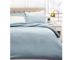 AmazonBasics - Juego de ropa de cama con funda nórdica de microfibra y 2 fundas de almohada - 200 x 200 cm, azul spa