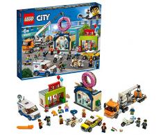 LEGO City Town - Inauguración de la Tienda de Dónuts Set de construcción con Tiendas de Juguete y Vehículos, Novedad 2019 (60233)