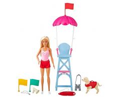 Barbie Socorrista Muñeca rubia con silla de vigilancia de playa de juguete, mascota y accesorios (Mattel GTX69)