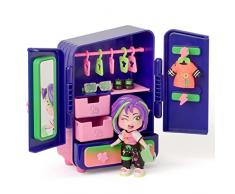 KOOKYLOOS Robin’s Wardrobe – Armario con más de 18 accesorios de moda y muñeca exclusiva con 3 expresiones divertidas, Incluye 2 outfits, accesorios y zapatos, perchas, cajones y 3 stickers