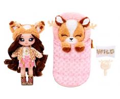 Na! Na! Na! Surprise Serie Camping- MYRA Woods - Muñeca de Peluche Inspirada en un Ciervo, con Pelo castaño y Saco de Dormir - Incluye Vestido, Almohada y Cepillo - Coleccionable - Edad: 5+ años