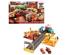 Cars Disney Cars on the Road Radiador Springs Pista para coches de juguete basado en la serie, incluye 3 vehículos personaje, regalo +4 años (Mattel HGV68)