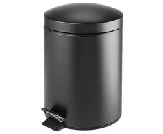 mDesign Cubo de basura con pedal – Contenedor de residuos de metal de 5 litros con tapa, pedal y cubo plástico extraíble – Para cosméticos o como papelera de baño, cocina u oficina – negro