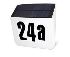 Navaris Número de casa para exterior - Letrero solar de puerta iluminado con luz LED y sensor - Placa luminosa de dirección con batería recargable