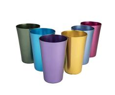 Juego de seis vasos de aluminio anodizado.