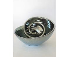 Centro de mesa de barro rojo, hecho a torno alfarero y esculpido a mano despues en forma de caracol. Esmaltado en color metalizado y disponible en varios colores. Firmado y etiquetado por nuestro taller artesano. Medidas 16/28cm.