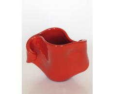 Centro de mesa de barro rojo, hecho a torno alfarero y esculpido a mano despues con forma de ese. Esmaltado en color rojo y disponible en varios colores y tamaños. Firmado y etiquetado por nuestro taller artesano. Medidas 17/19cm.