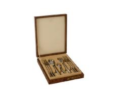 Monix Milán - Set cubertería 24 piezas de acero inoxidable 18/10 con cuchillo chuletero y estuche Nogal.