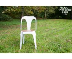 Silla blanca Multipl's de estilo escandinavo con madera