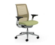 Steelcase Think Silla de Oficina Ergonómica con Altura, Soporte Lumbar y Brazos Ajustables, Mecanismo reclinable, Respaldo 3D Knit Beige Transpirable y Cómodo asiento en tejido Verde Brote